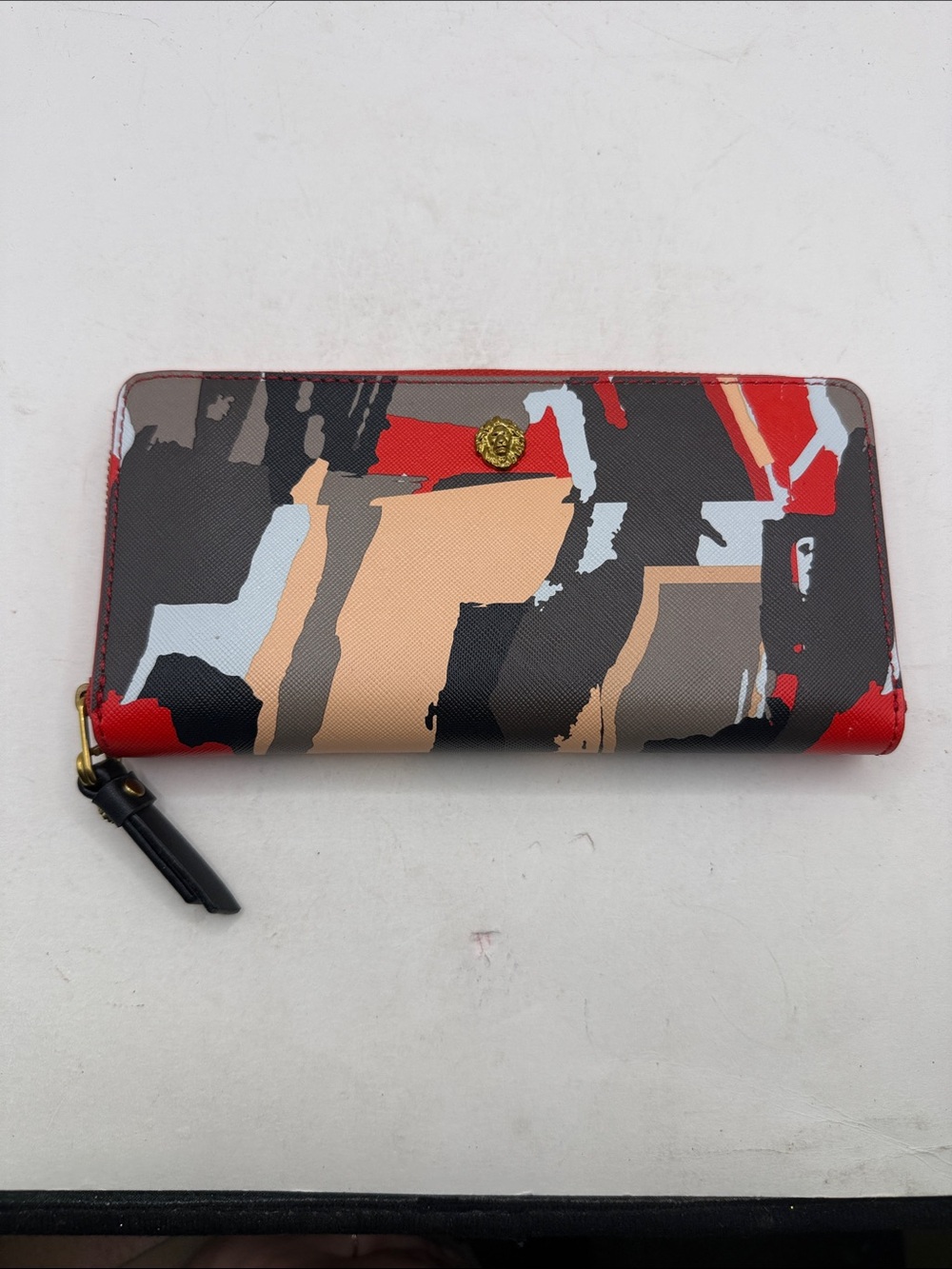 NWT Anne Klein Abstract Slim Zip Around Wallet Red Black Tan ID Card Holder - Picture 1 of 14
